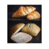 Dargestellt sind Weizenbrötchen und Croissants