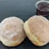 Berliner mit Pflaumenmus befüllt