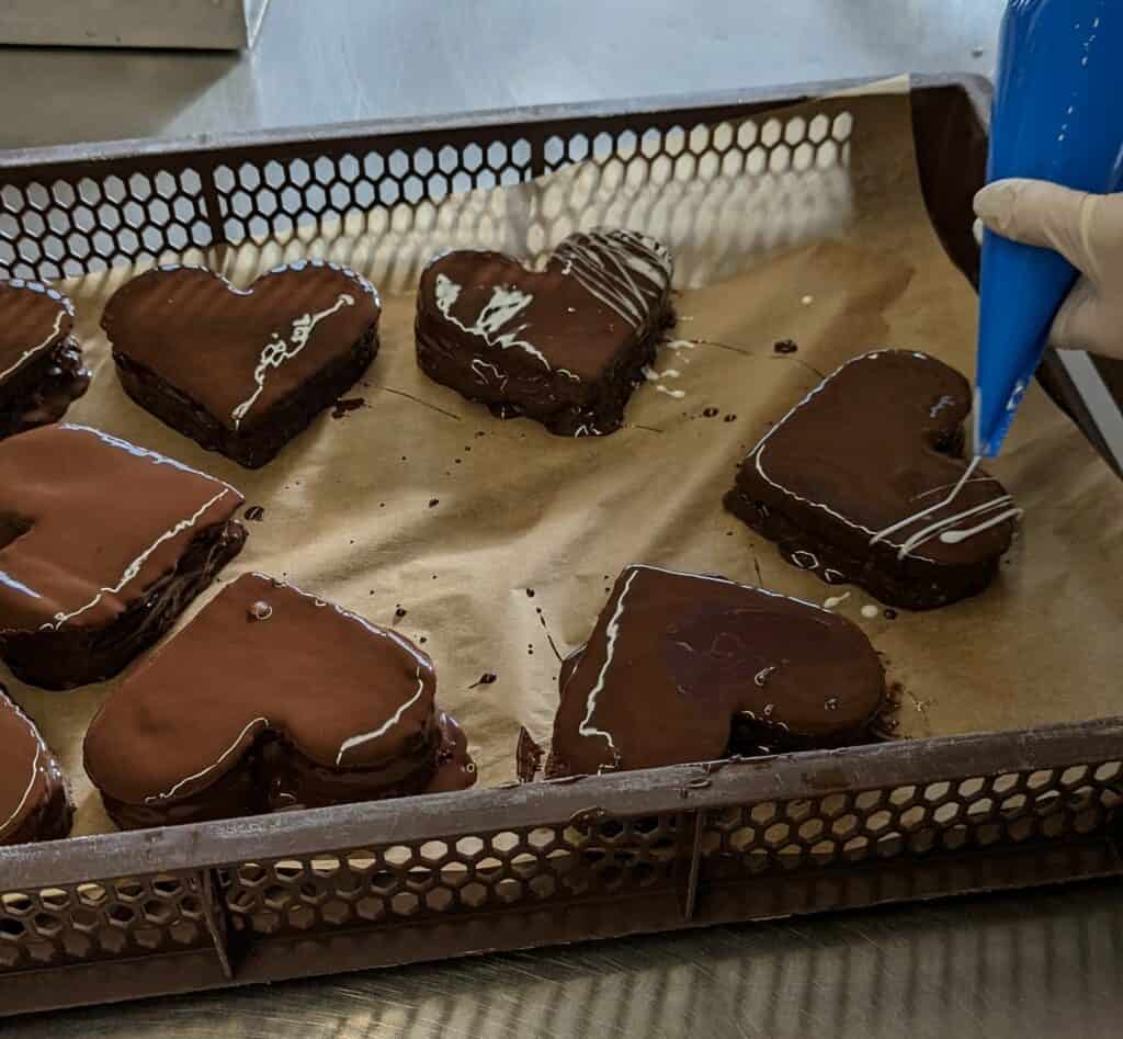 Dekoration der Valentinstag Schoko-Herzen